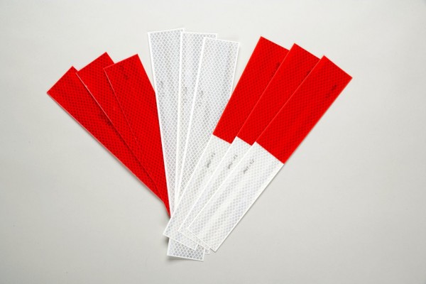 3M™ Diamond Grade™ Conspicuity Marking 983-32 ES Red/White, (2 in x 18 in cuts), 2 in x 51 ft